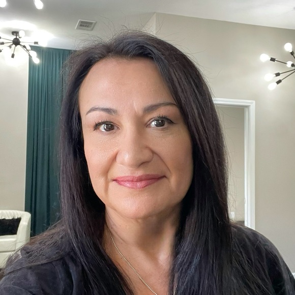 Meet your Posher, Celeste - Picture 1 of 4